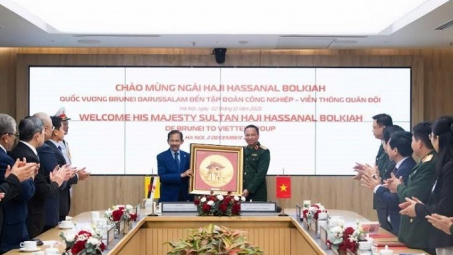 Quốc vương Brunei thăm và làm việc tại Tập đoàn Viettel